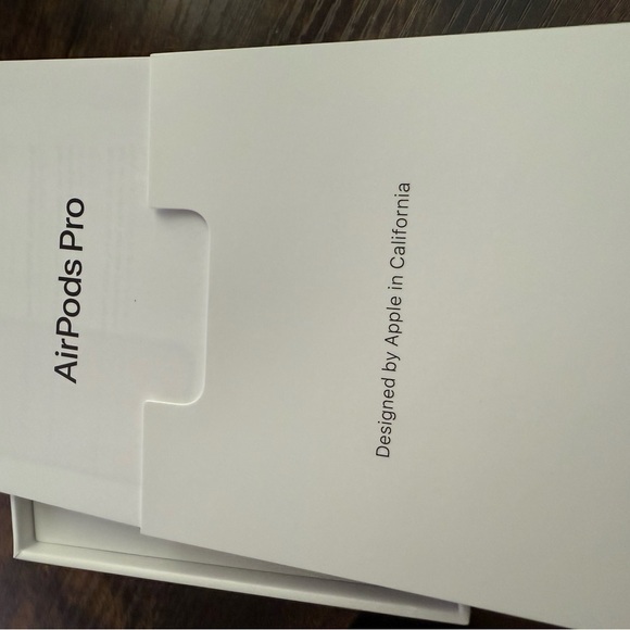 Apple Air Pods Pro 1st Generation With Charging Case NEW Arri Branded - Picture 7 of 8